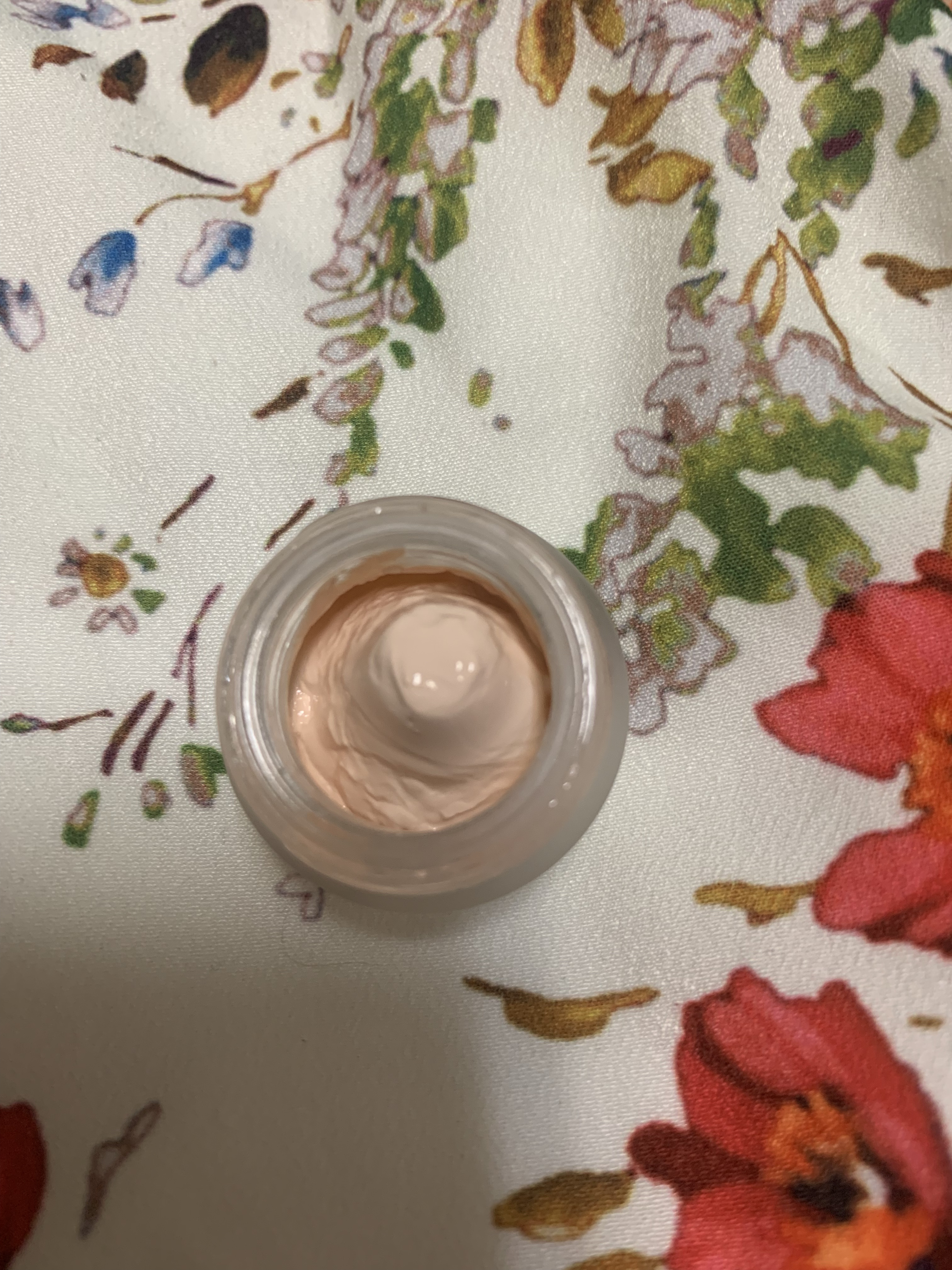 ライブリースキン　ウェア ソフトオークルAA/KANEBO/クリーム・エマルジョンファンデーションを使ったクチコミ（3枚目）