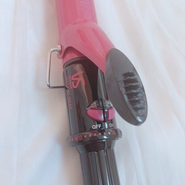 VIDAL SASSOON Pink Series（ヴィダルサスーン ピンクシリーズ） カールアイロン VSI-3206のクチコミ「\ヘアアイロンで簡単アレンジ🎀/




♡ ••┈┈┈┈┈┈┈┈•• ♡

#ヴィダルサスー.....」（3枚目）