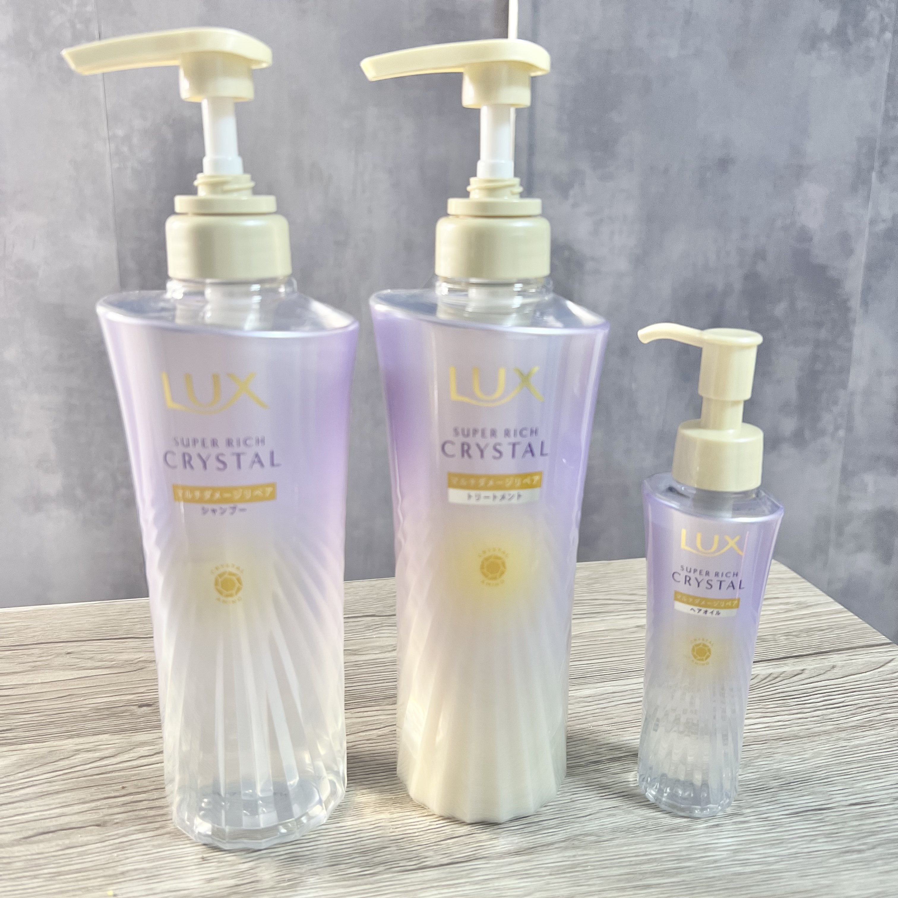 ラックス スーパーリッチクリスタル マルチダメージリペア ヘアオイル/LUX/ヘアオイルを使ったクチコミ（1枚目）