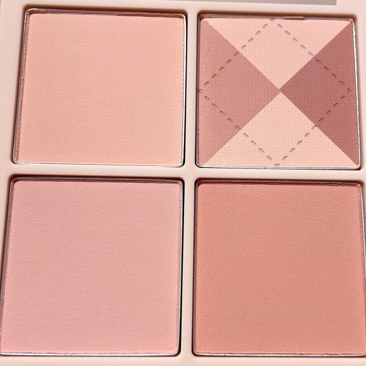 ブレンディングムードチーク/dasique/パウダーチークを使ったクチコミ（3枚目）