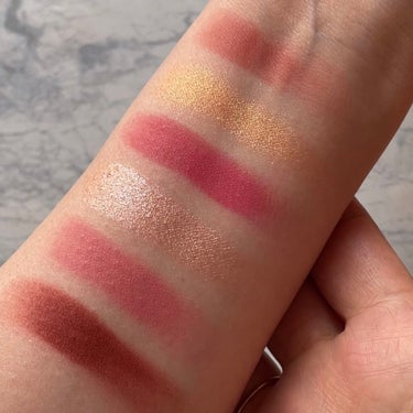 Blushed Rose Eyeshadow Palette/Juvia's Place/アイシャドウパレットを使ったクチコミ（4枚目）