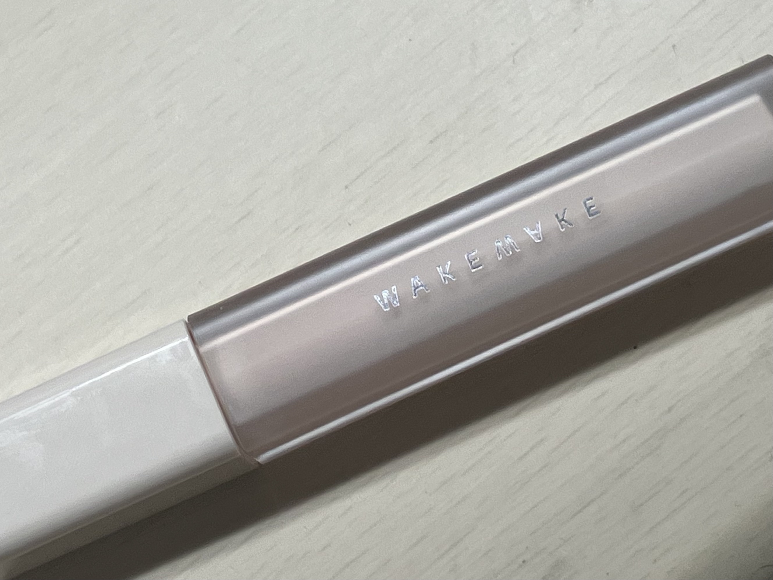 ディファイニングカバーコンシーラー/wakemake/リキッドコンシーラーを使ったクチコミ（1枚目）