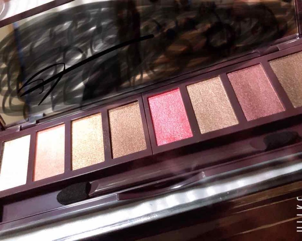 グラマラスリッチ アイパレット (クリスマスコフレ 2018)/Visée/メイクアップキットを使ったクチコミ(2枚目)