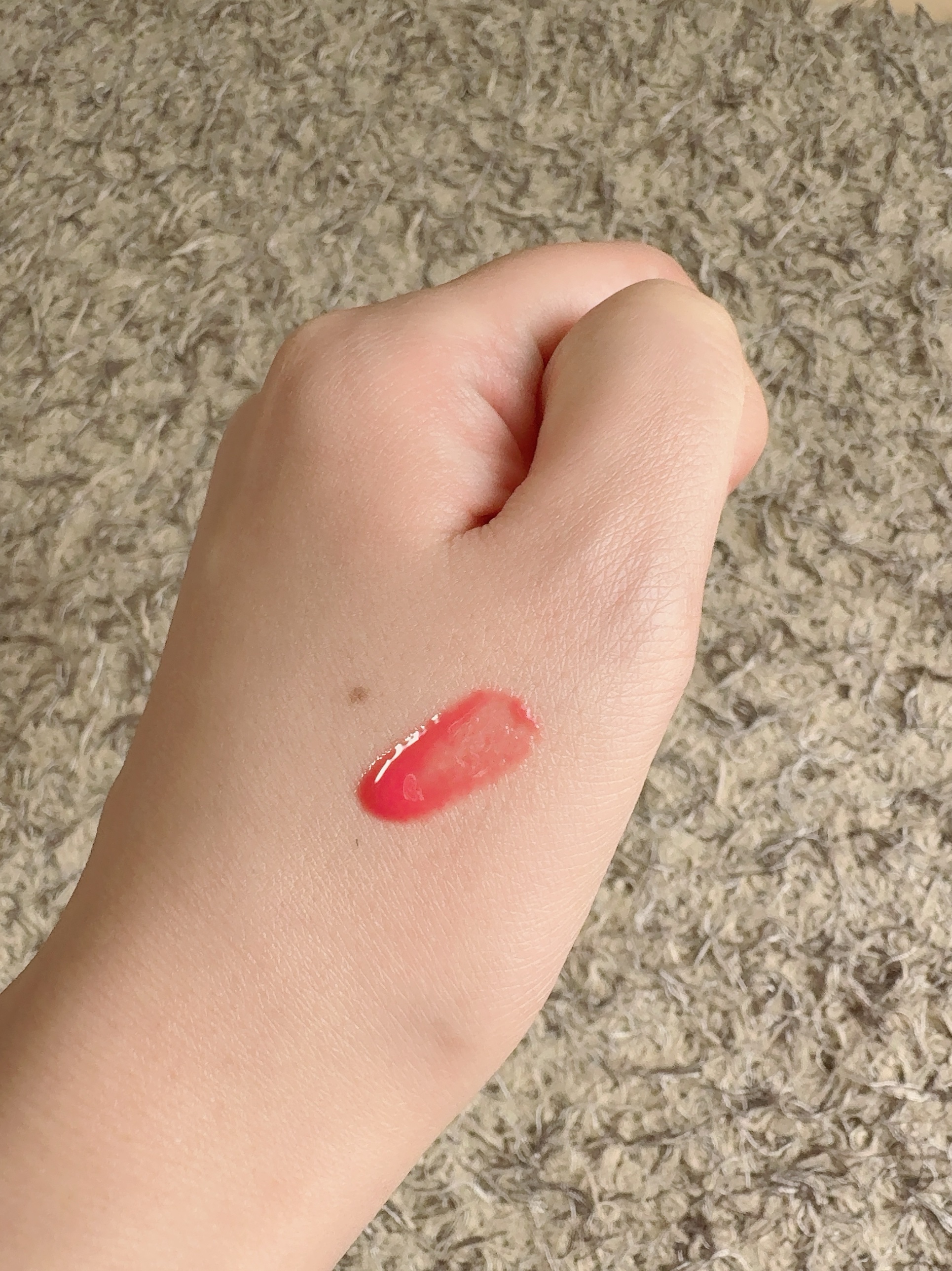 インク グラスティング リップ グロス 12 コンフィー コージー(COMFY COZY)/PERIPERA/リップグロスを使ったクチコミ（2枚目）