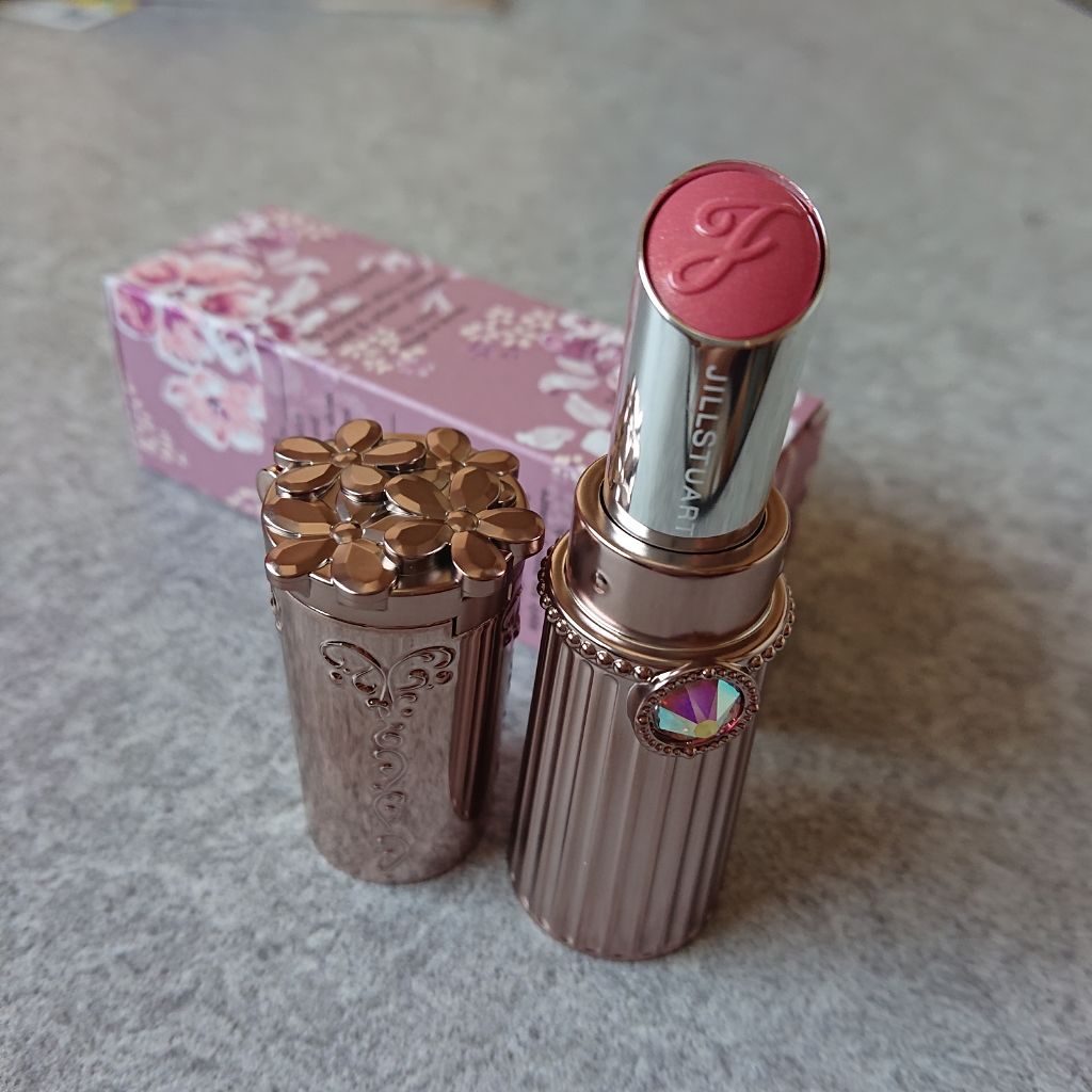 リップブロッサム シャイニーサテン ロイヤル&アーバン プリンセス/JILL STUART/口紅を使ったクチコミ(2枚目)