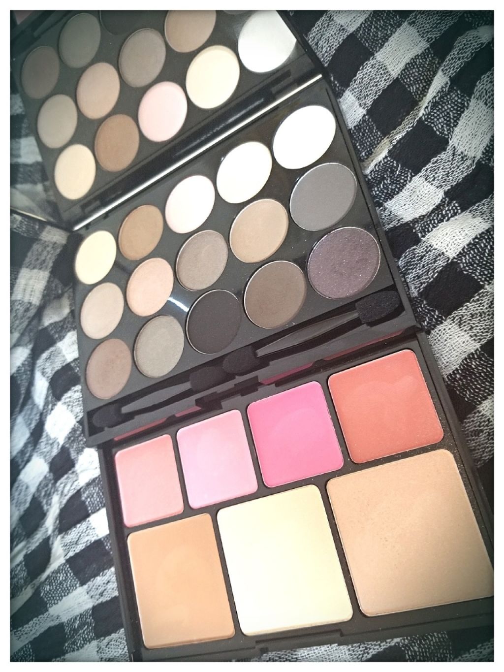 butt naked/NYX Professional Makeup/アイシャドウパレットを使ったクチコミ（2枚目）