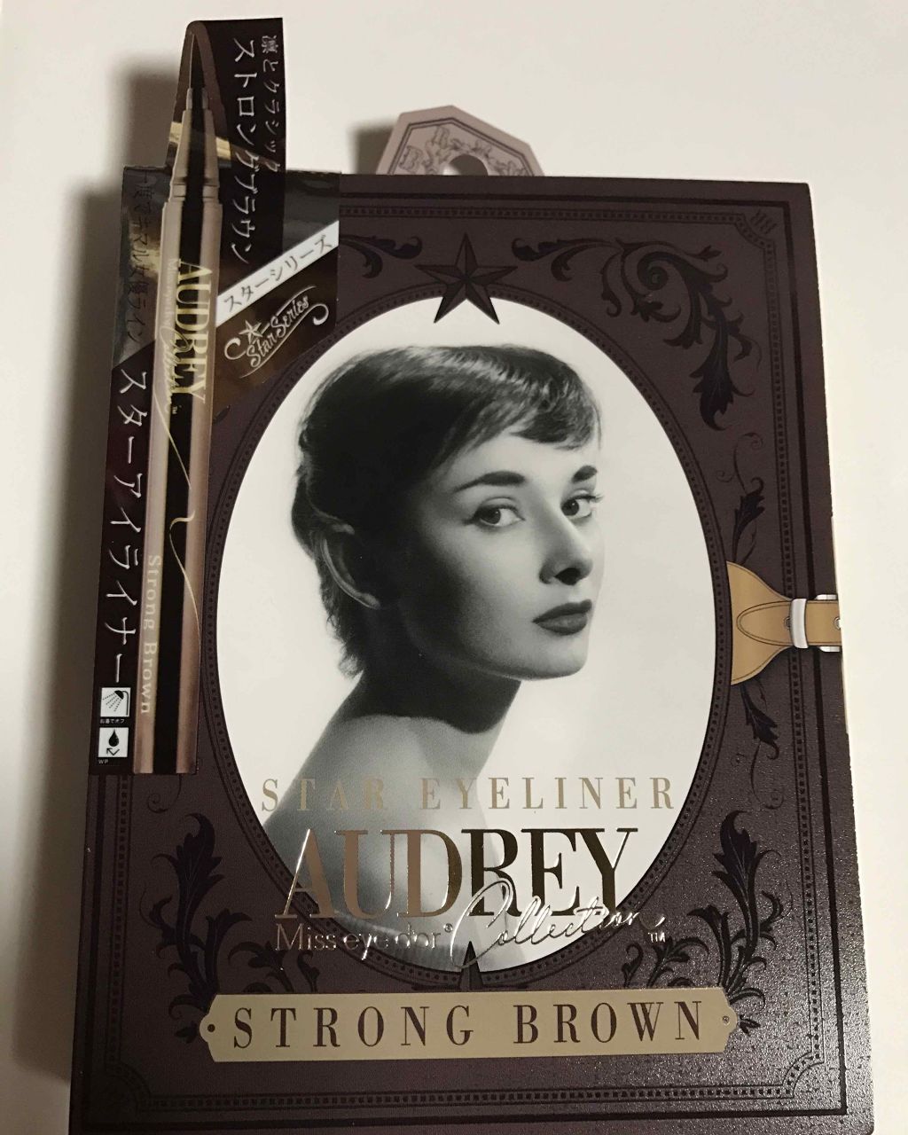 ほんの数日前に買ったコスメvol.4

パッケージにやられて衝動買い♡オードリーヘップバーン♡ものすごく可愛い💕💕他にもバーガンディやダークグリーン、マスカラも購入（笑）

オペラのマスカラ、有名ですよね♡お湯落ちや口コミが良かったので