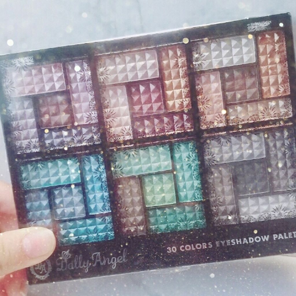 30COLORSEYESHADOWPALETTE/Dolly Angel/アイシャドウパレットを使ったクチコミ(1枚目)