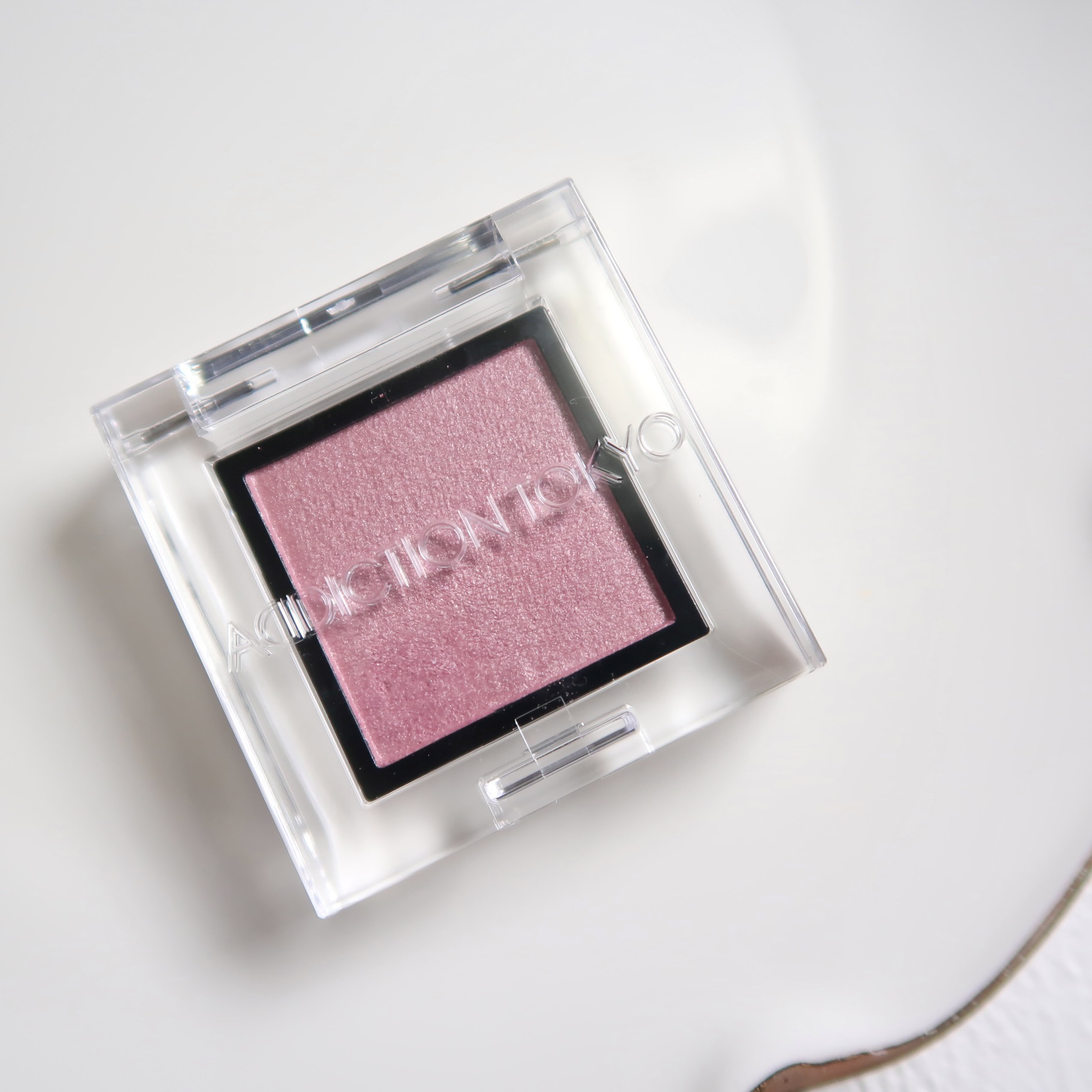 アディクション ザ アイシャドウ パール 013P Material Girl/ADDICTION/単色アイシャドウを使ったクチコミ（1枚目）