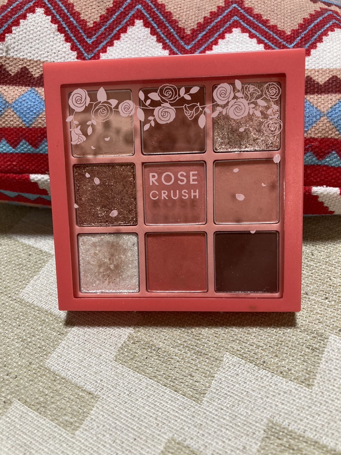 プレイカラーアイズ ローズクラッシュ/ETUDE/アイシャドウパレットを使ったクチコミ（1枚目）