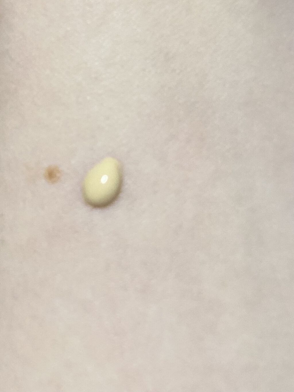 マットシフォン UVホワイトニングベースN/KiSS/化粧下地を使ったクチコミ（2枚目）