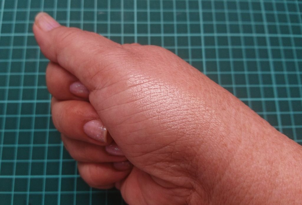 アテニア グロウクリエイターのクチコミ「商品体験キャンペーンに当選しました😄

「ウォータリーオイルが肌温度でとろけてしっとりなじみお.....」（3枚目）