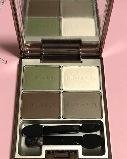 マカロングロウアイズ/LUNASOL/アイシャドウパレットを使ったクチコミ(2枚目)