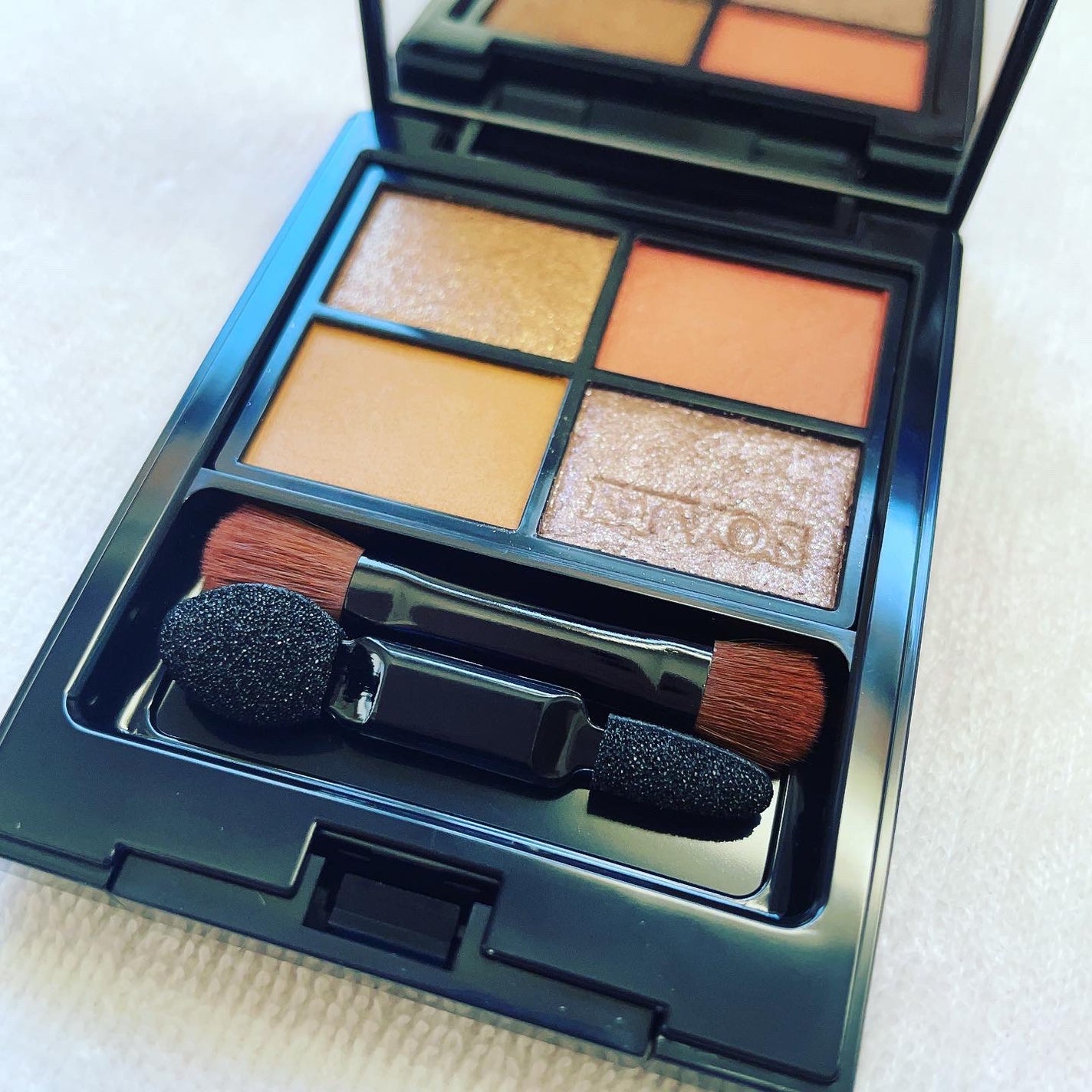 ミネラルクラッシィシャドー/エトヴォス/アイシャドウパレットを使ったクチコミ(3枚目)