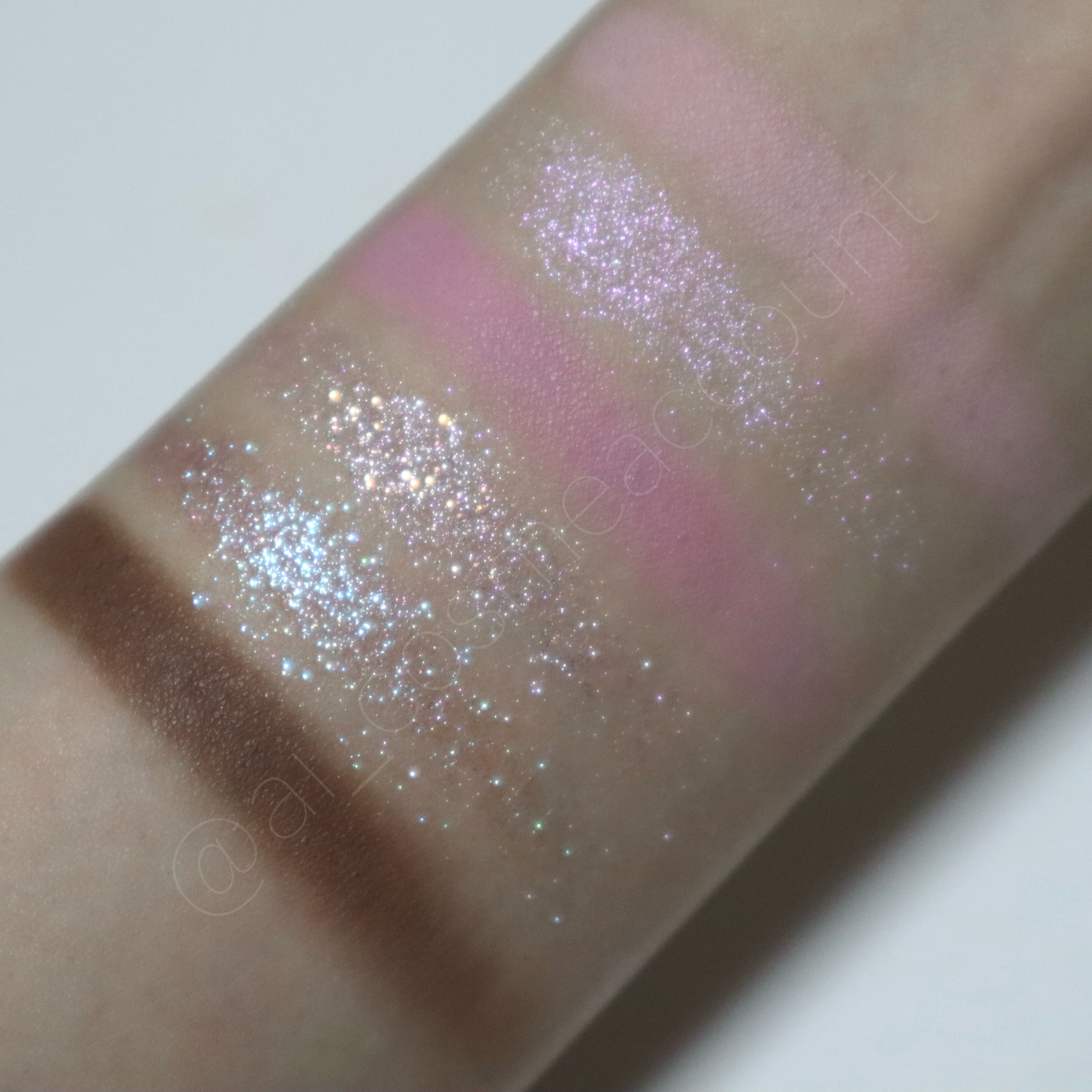 プロ アイ パレット エアー 12 クリスタル ポー(CRYSTAL PAW)/CLIO/アイシャドウパレットを使ったクチコミ（2枚目）