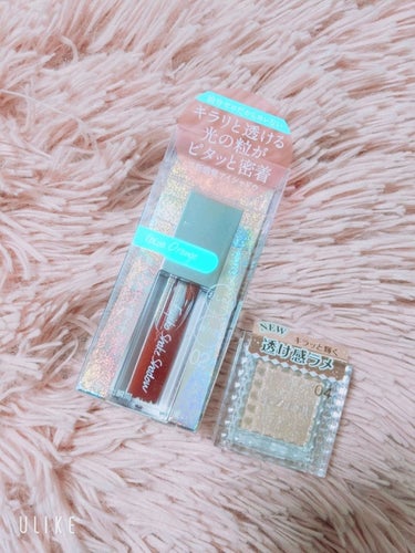 フジコのシェイクアイシャドウ
セザンヌの単色アイシャドウ
買いました〜！！！❣️❣️❣️

フジコのシェイクアイシャドウは水だから
肌への負担なし。ラメが細かくて可愛い。

セザンヌの単色アイシャドウは