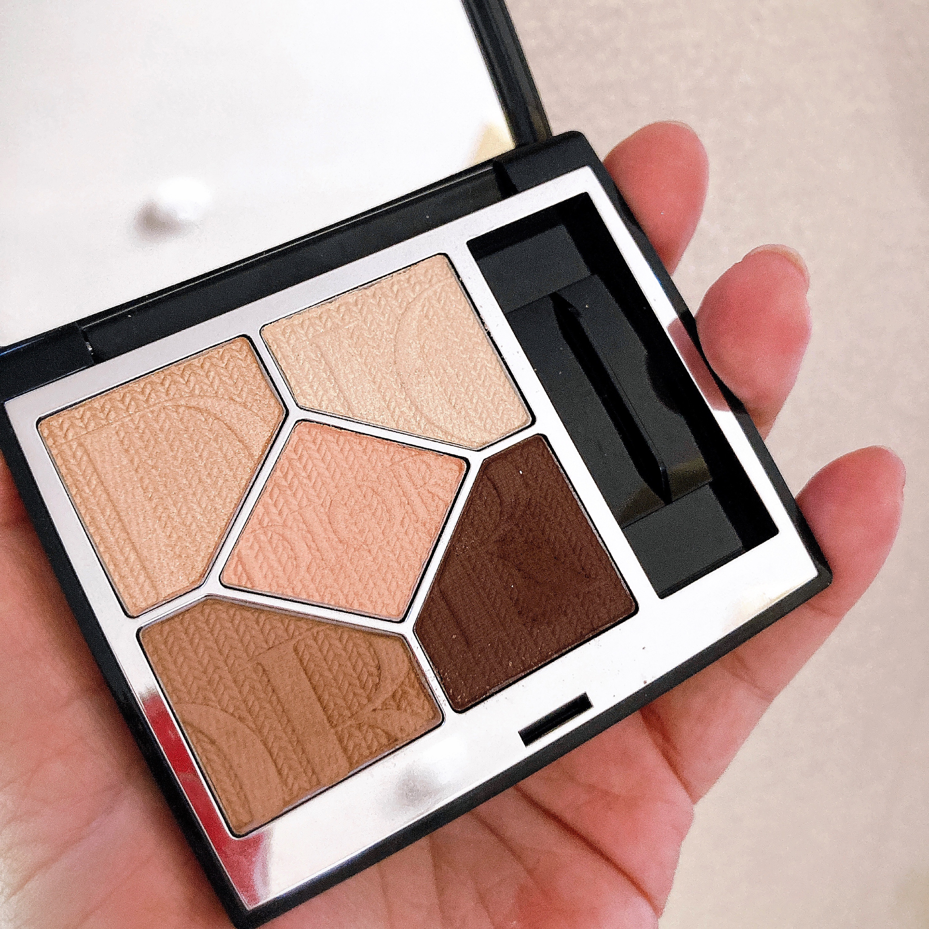 エレガンス リクイッド ルージュ ビジュー 05 PINK/Elégance/口紅を使ったクチコミ（3枚目）