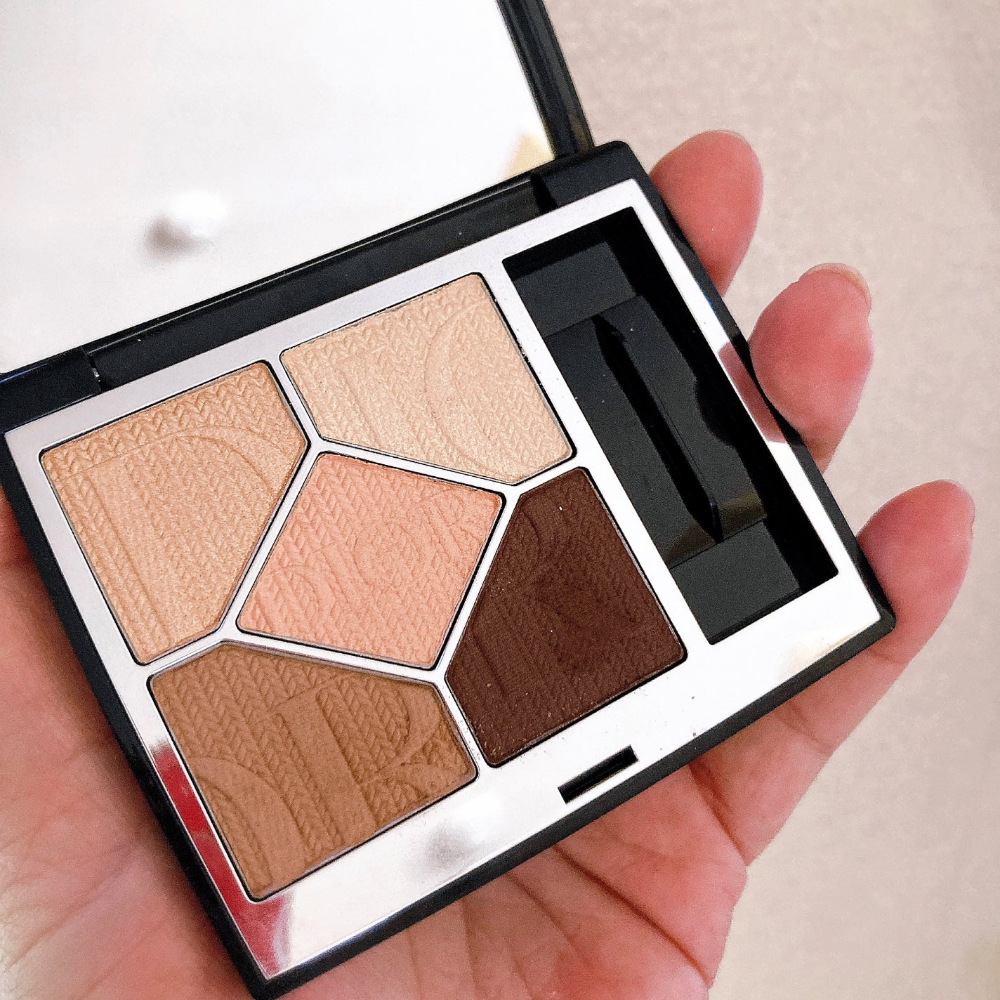 エレガンス リクイッド ルージュ ビジュー/Elégance/口紅を使ったクチコミ(3枚目)