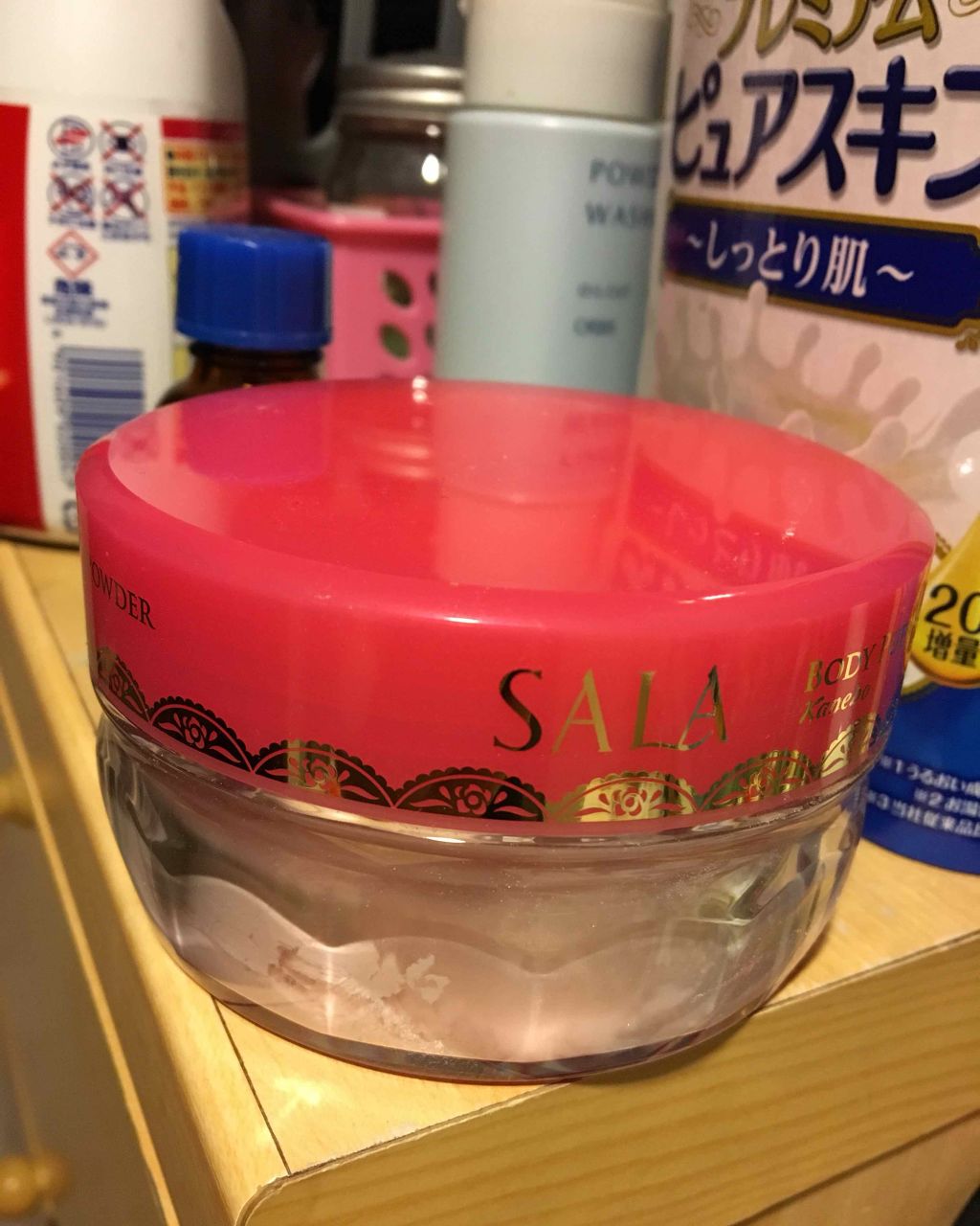 ボディパフパウダーN プリズムパール(サラ スウィートローズの香り)/SALA/ボディパウダーを使ったクチコミ（1枚目）