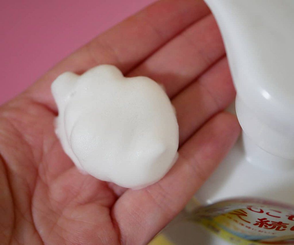 hadakara ボディソープ 泡で出てくるタイプ  フローラルブーケの香り/hadakara/ボディソープを使ったクチコミ（2枚目）