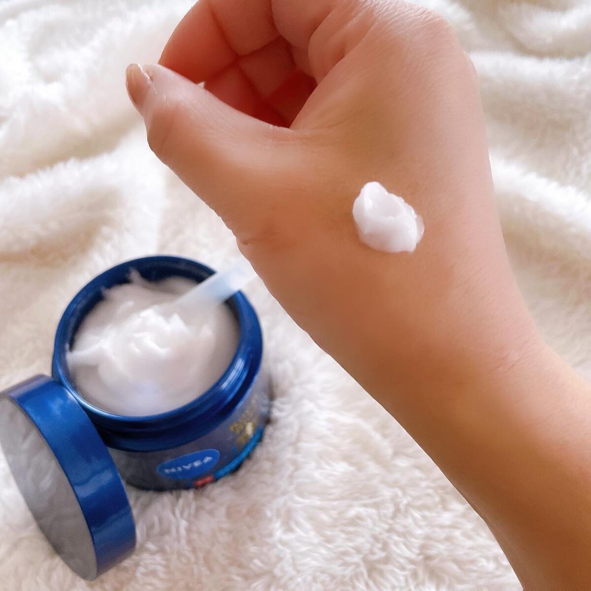 ニベア ロイヤルブルーボディクリーム うるおい密封ケア/ニベア/ボディクリームを使ったクチコミ(4枚目)