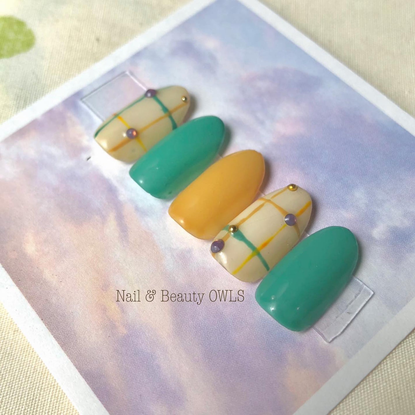 ぴよこれいと あうるす on LIPS 「寝ても覚めても💤寝ていたら夢に出てきたデザイン。何でこのデザイ..」(1枚目)