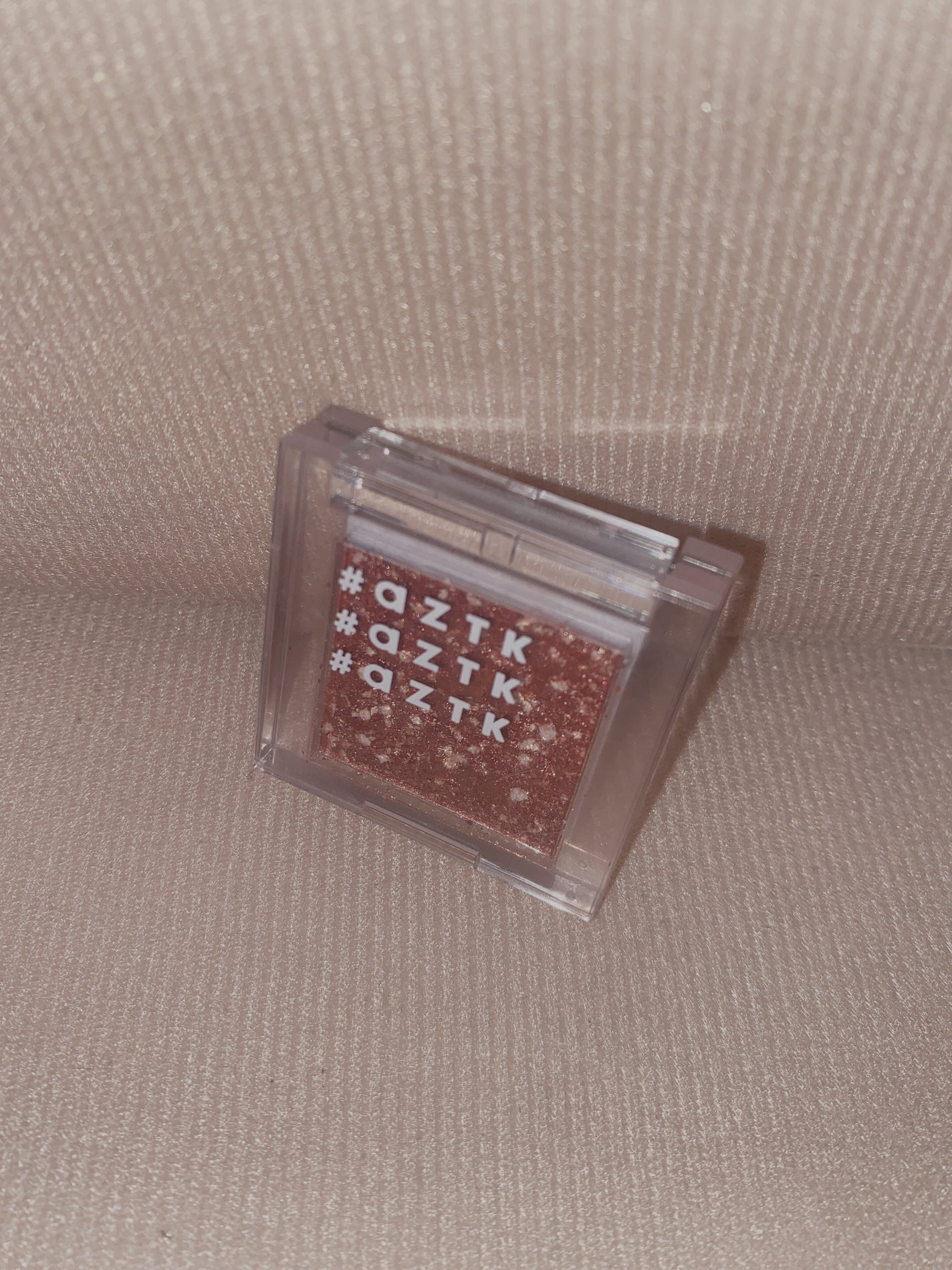 シングルアイシャドウ/aZTK/単色アイシャドウを使ったクチコミ(1枚目)