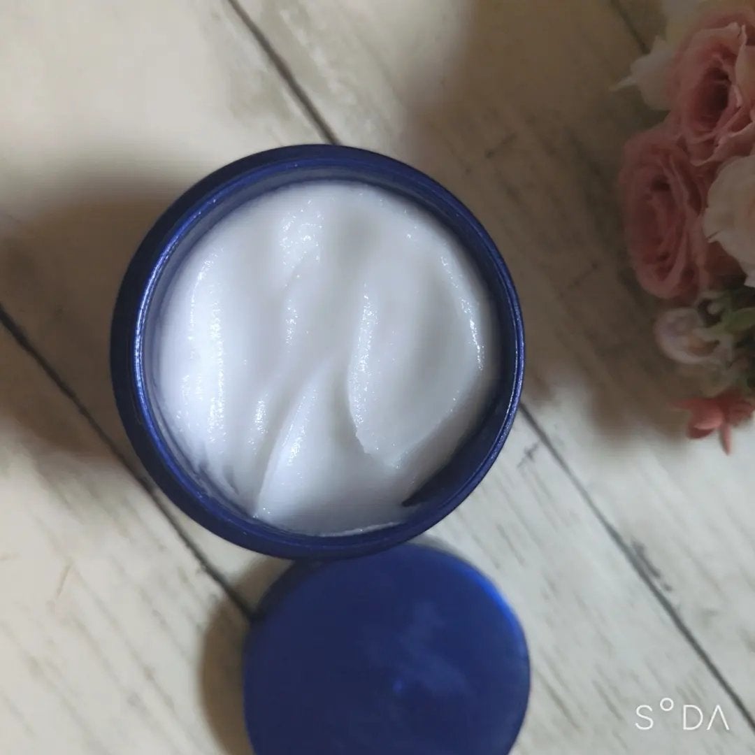 ニベア ロイヤルブルーボディクリーム うるおい密封ケア/ニベア/ボディクリームを使ったクチコミ(2枚目)