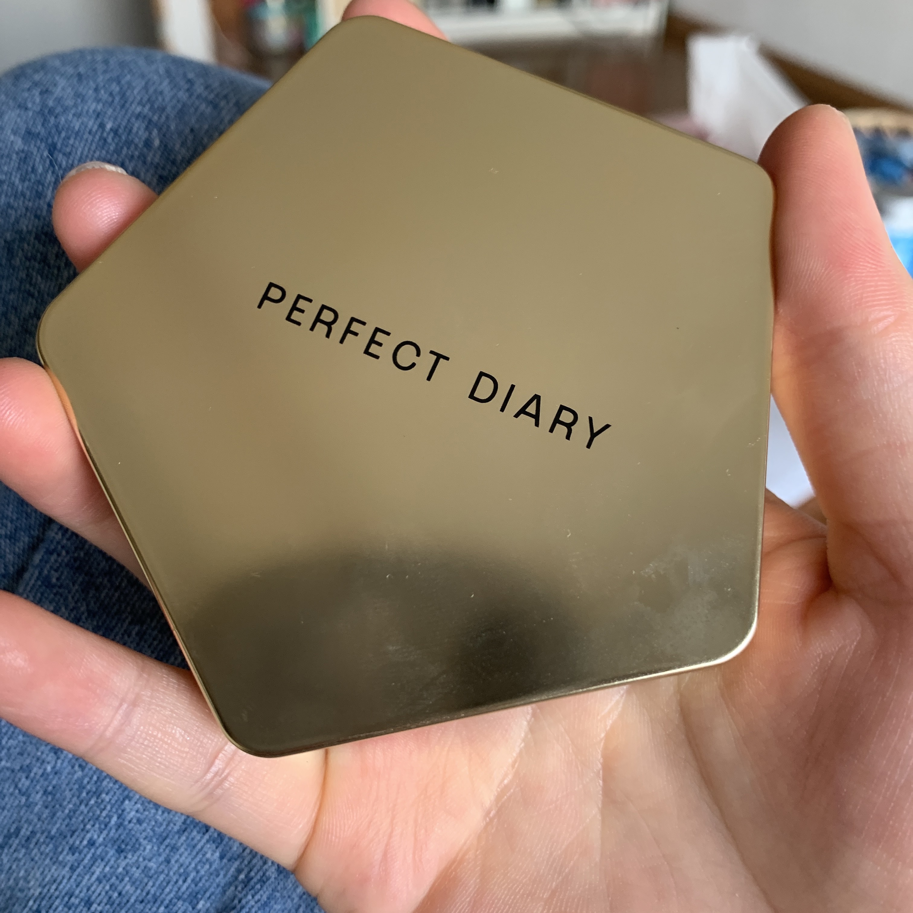 スターダストダイヤモンドハイライトパウダー/PERFECT DIARY/パウダーハイライトを使ったクチコミ（2枚目）