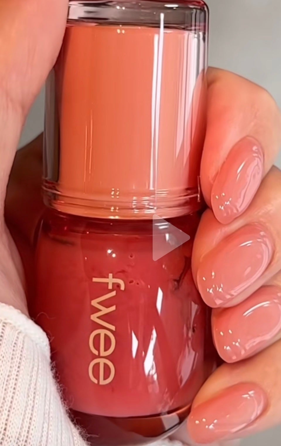 フィー 3Dボリューミンググロス/fwee/リップグロスを使ったクチコミ(1枚目)