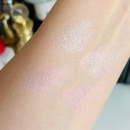 グロウコントゥアリングハイライターパレット/wakemake/パウダーハイライトを使ったクチコミ(4枚目)