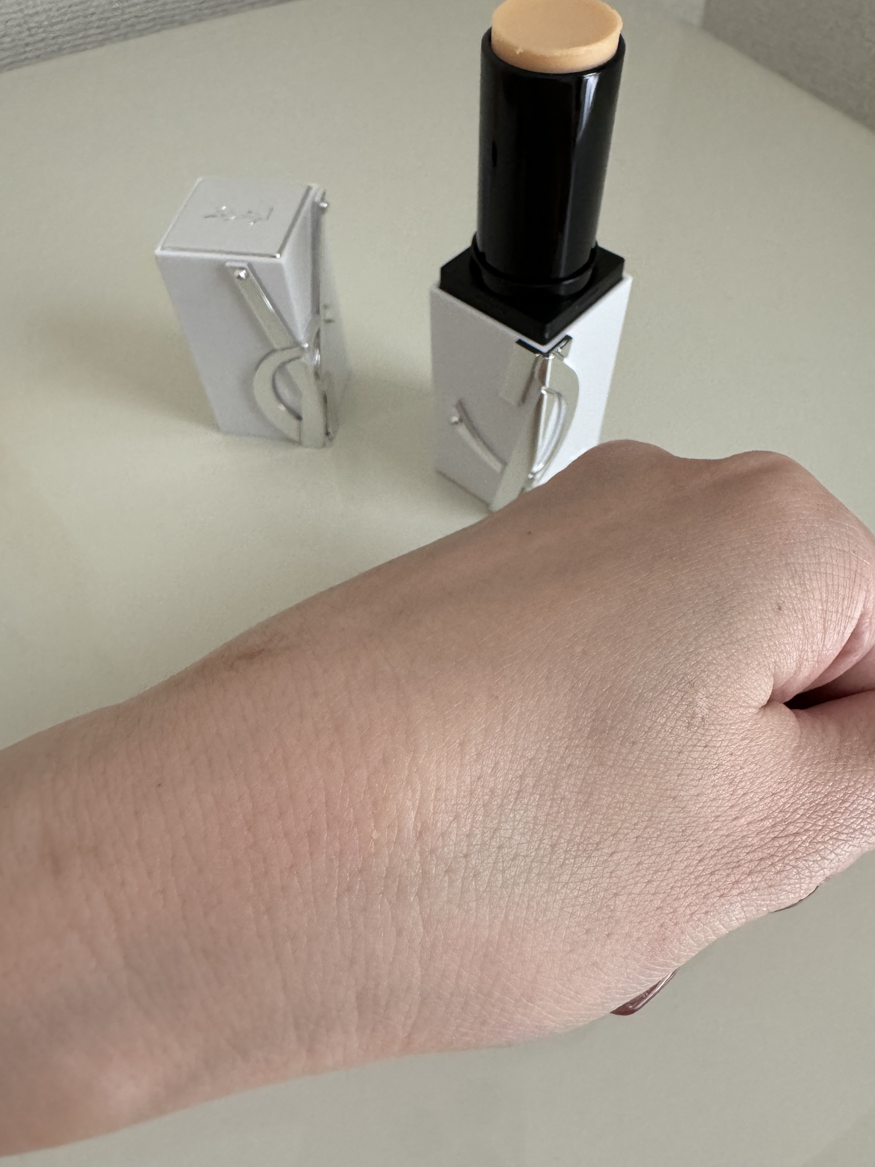 ピュアショット セラムインスティック 本体（9.5g）/YVES SAINT LAURENT BEAUTE/美容液を使ったクチコミ（3枚目）