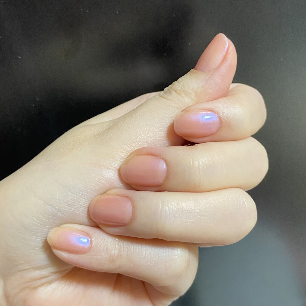 ネイルカラー Noiroの口コミ 薄付きピンクに細かい偏光青ラメがさりげない By とわ 10wa 乾燥肌 30代後半 Lips