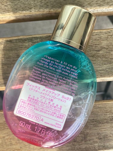 フィックス メイクアップ Su21　洋ナシとバニラの限定の香り/CLARINS/ミスト状化粧水を使ったクチコミ（2枚目）