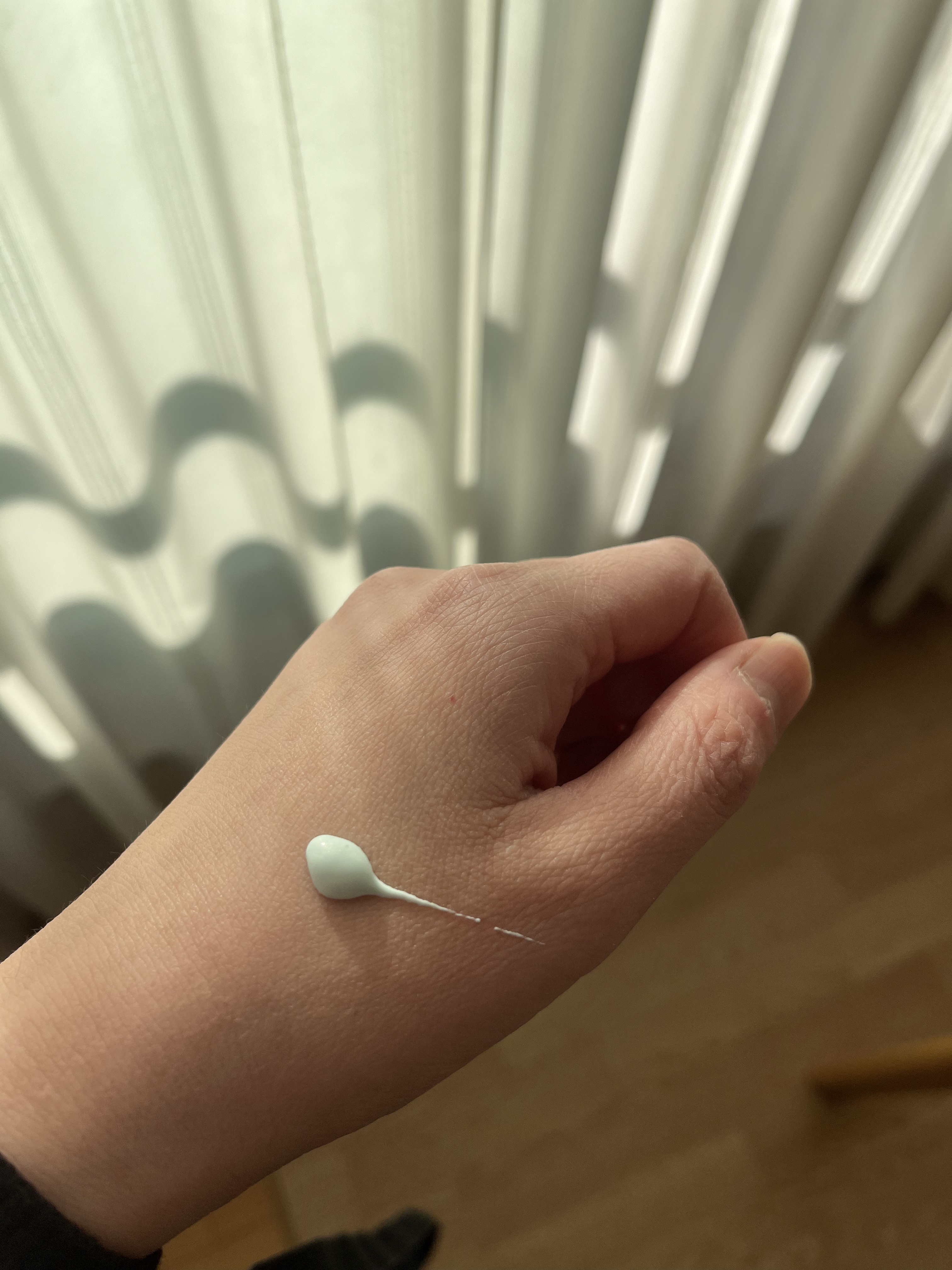 ドラマティックフォルミンググロウベース シアーカラー/マキアージュ/化粧下地を使ったクチコミ（3枚目）