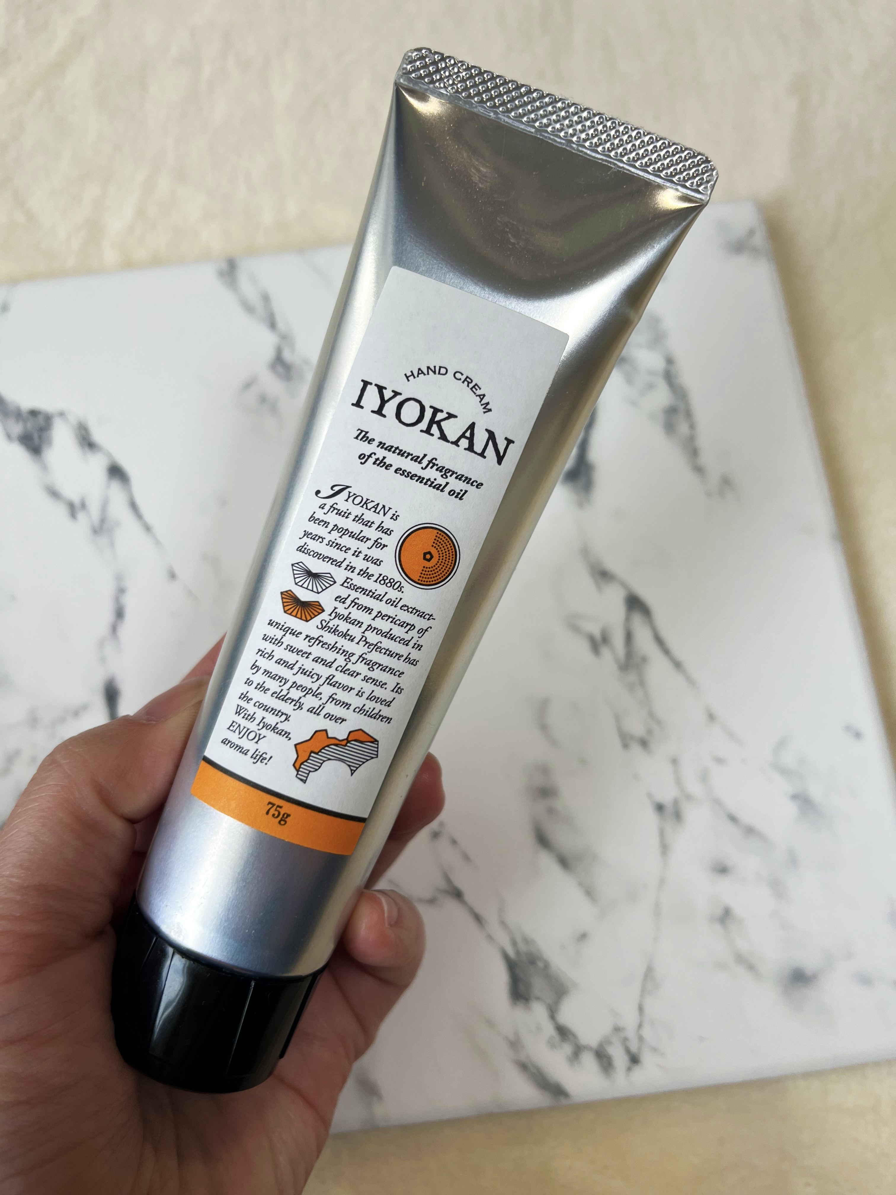 伊予柑ハンドクリーム/デイリーアロマジャパン/ハンドクリームを使ったクチコミ（1枚目）