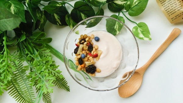 ヨーグルトとグラノーラ