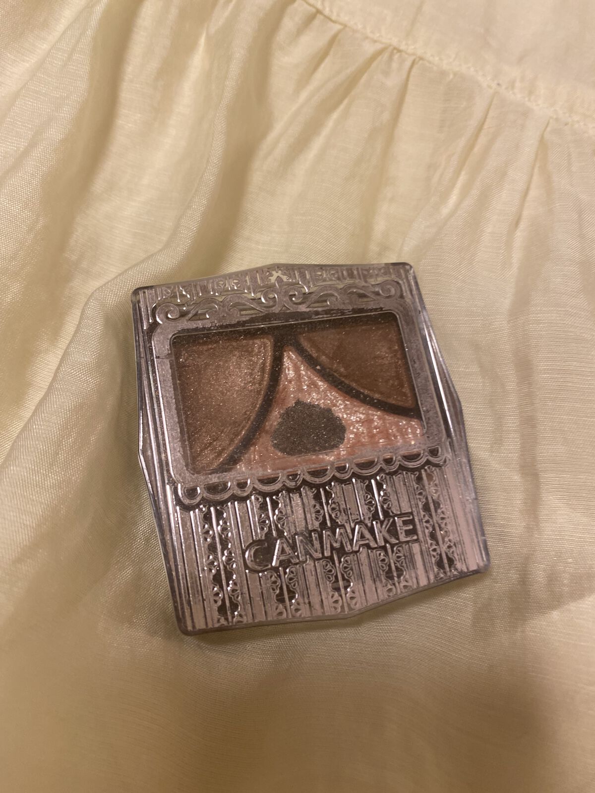 ジューシーピュアアイズ/キャンメイク/アイシャドウパレットを使ったクチコミ（1枚目）