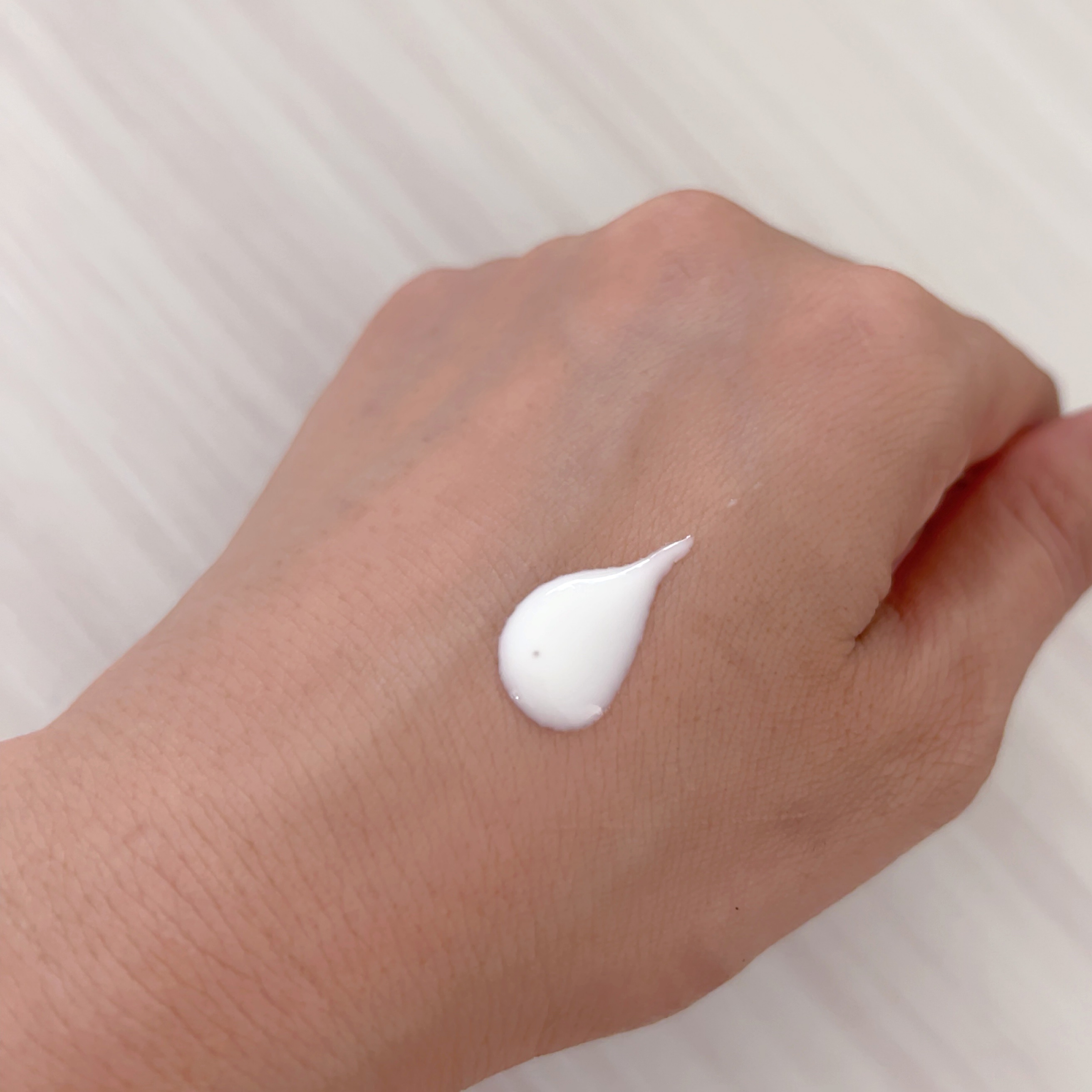 ウォーターメロン パンチ カミング サンスクリーン / スイカサンクリーム / SPF 50+ PA++++  /ビューランチ/日焼け止めクリームを使ったクチコミ（2枚目）