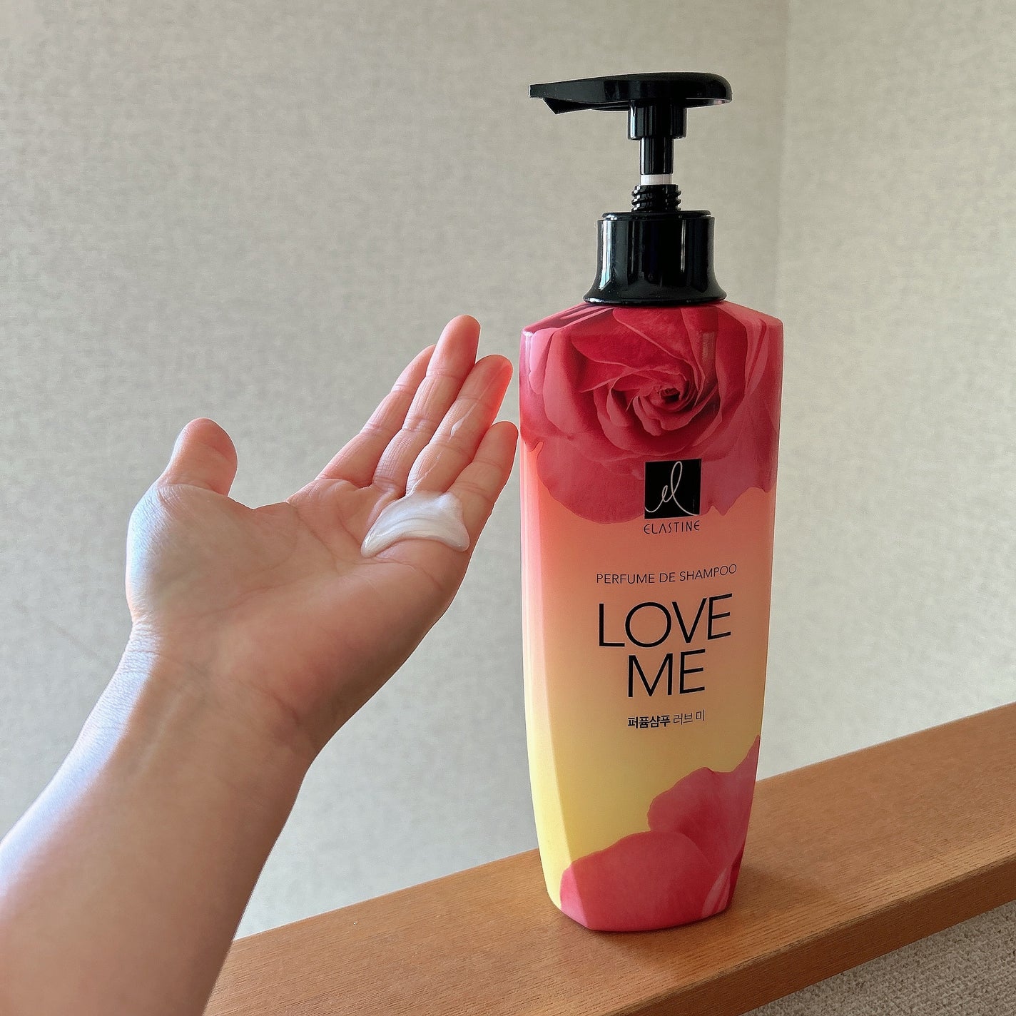 パフュームシャンプー&コンディショナー/エラスチン/シャンプー・コンディショナーを使ったクチコミ(2枚目)