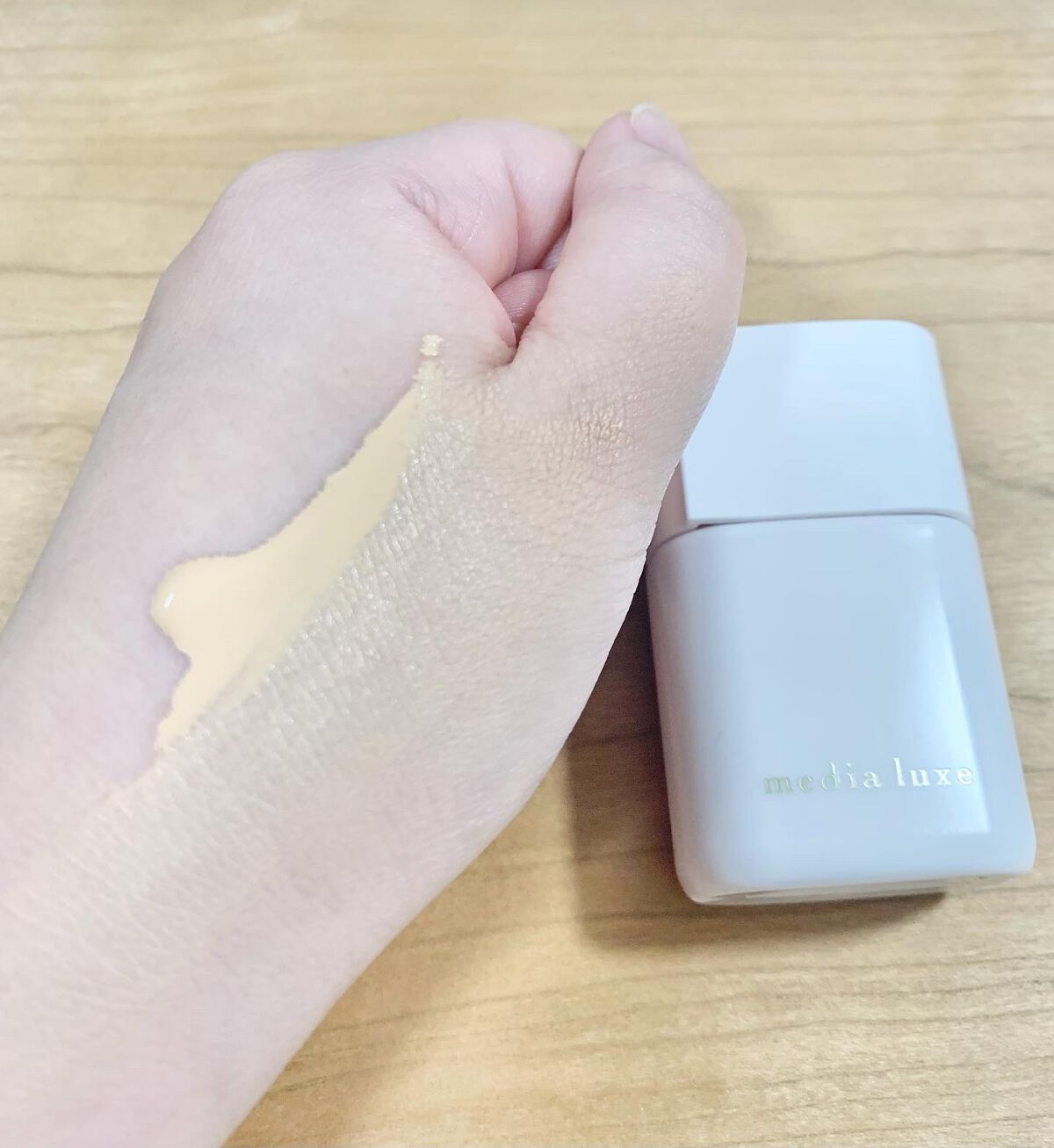 リキッドファンデーション 01 明るめ/media luxe/リキッドファンデーションを使ったクチコミ（3枚目）