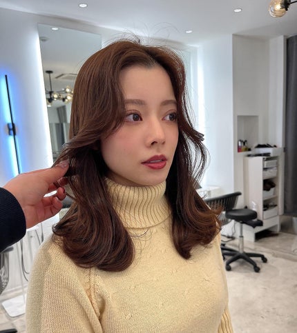 HARUNA on LIPS 「顔周りのカット✂️で流しやすく✨.毛先は重ためにしてワンカール..」(4枚目)