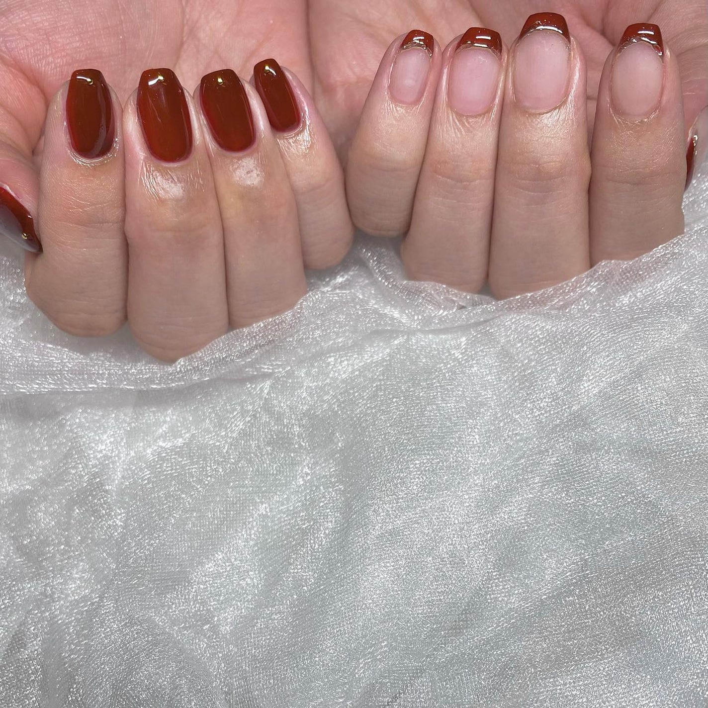 kanna on LIPS 「・・・ボルドー×ゴールドのアシメ❤️✨お色気💋💋💋💋・・・#ボ..」(2枚目)