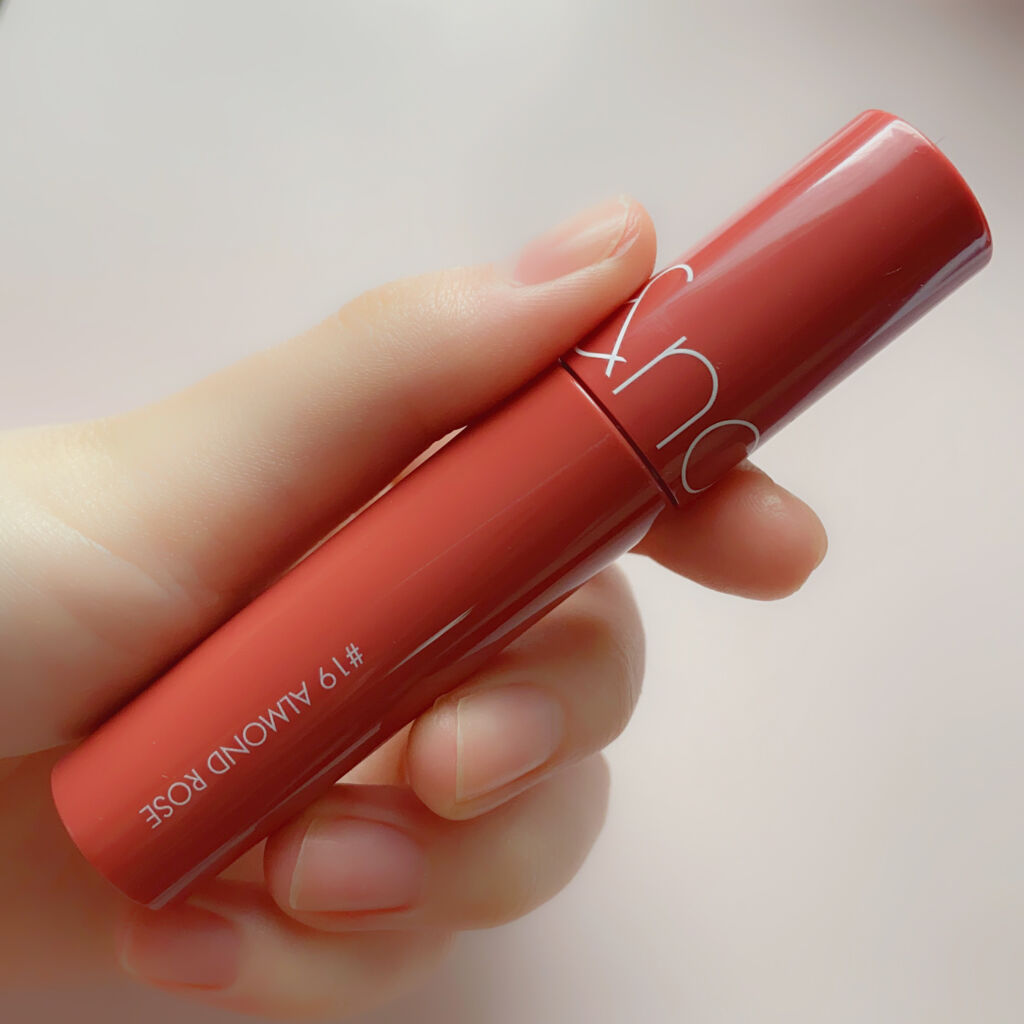 ジューシーラスティングティント 19 アーモンドローズ(ALMAND ROSE)/rom&nd/リップティントを使ったクチコミ（2枚目）