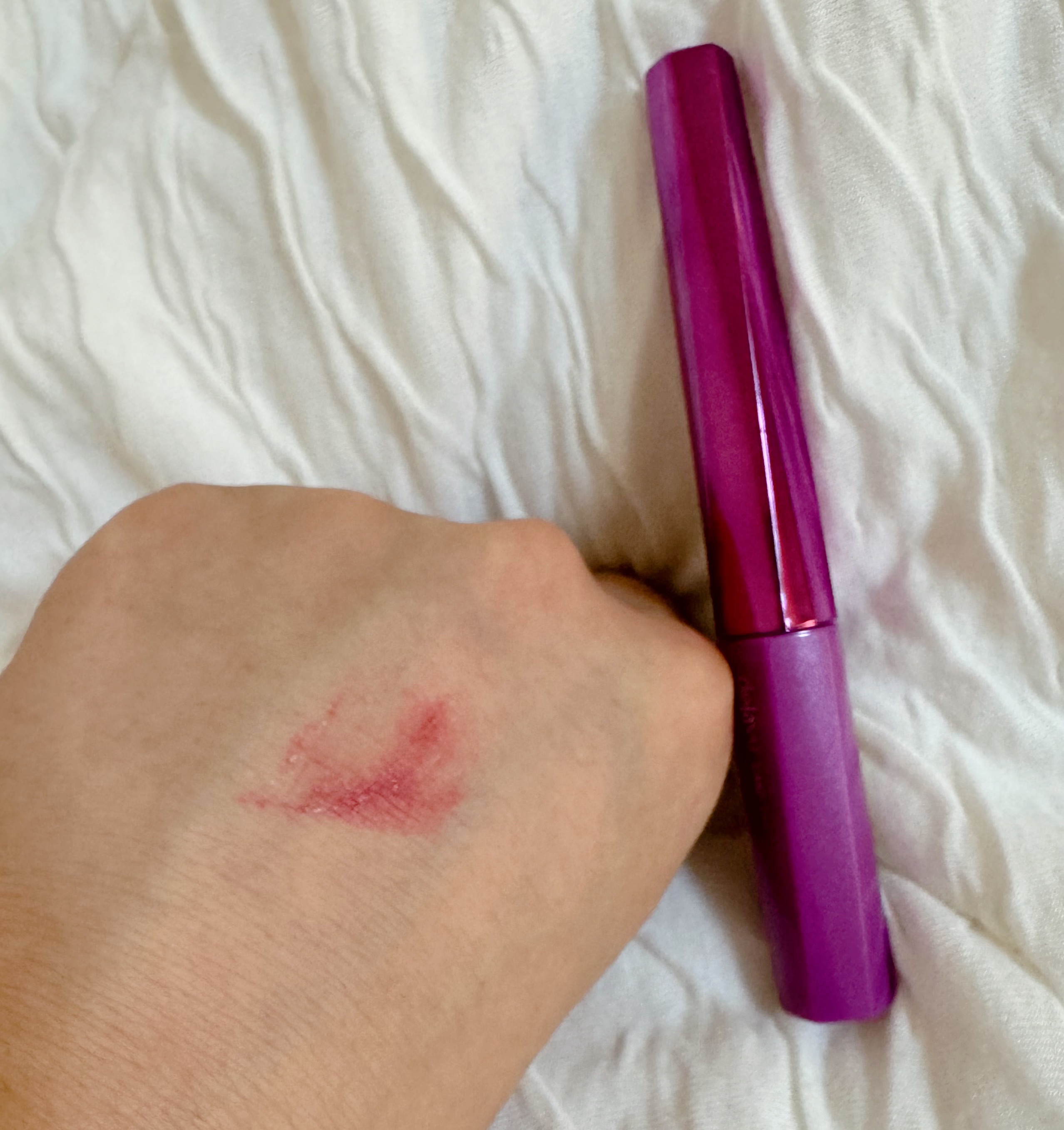 「塗るつけまつげ」自まつげ際立てタイプ メタリックチェリー（数量限定色）/デジャヴュ/マスカラを使ったクチコミ（2枚目）