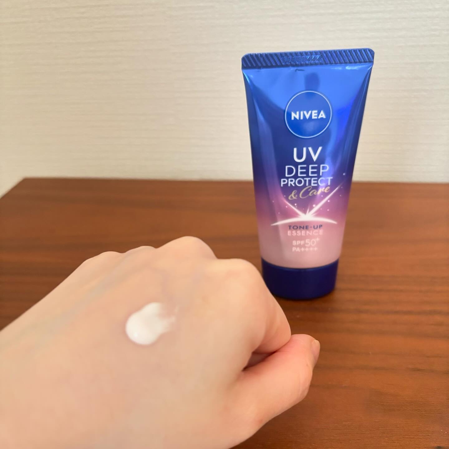 ニベアUV ディープ プロテクト＆ケア トーンアップ エッセンス/ニベア/日焼け止めローションを使ったクチコミ（2枚目）