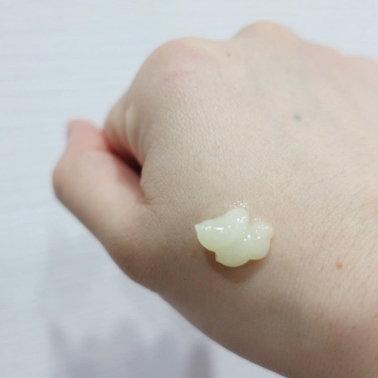 ダブルビダウォータリーサンセラム/NEOGEN/日焼け止めジェルを使ったクチコミ（2枚目）