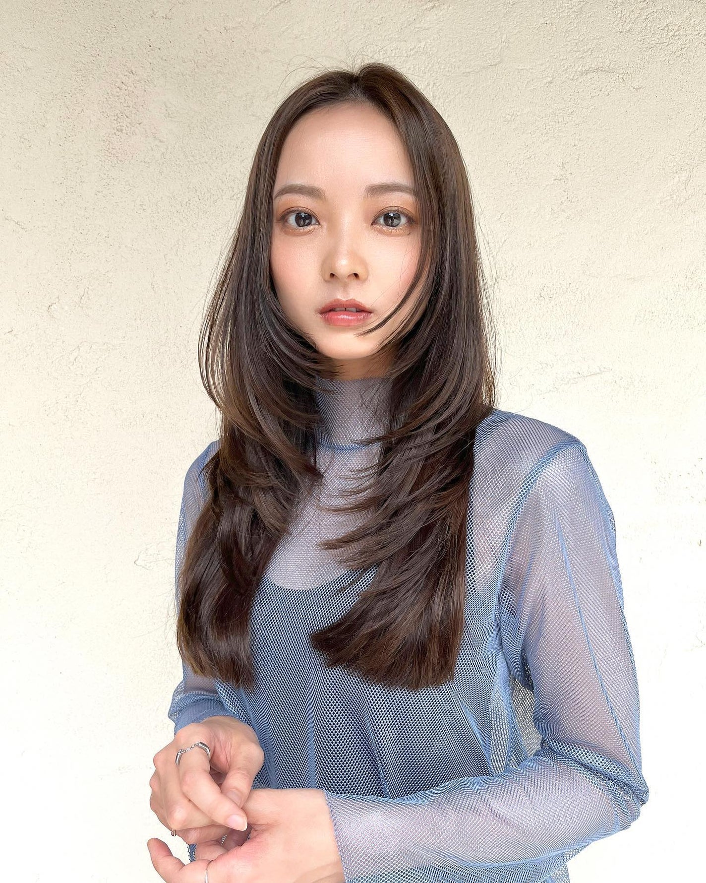 HARUNA on LIPS 「ロングのスタイルに、レイヤーカット💇🏼♀️ストレートヘアでも..」(2枚目)