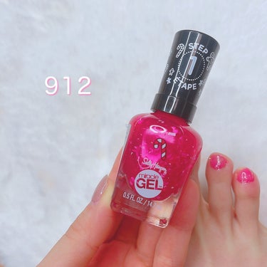 カンナ 🌸 on LIPS 「全米NO.1売り上げネイル💅/クリスマスにつけたいっ🪅おうちで..」（3枚目）