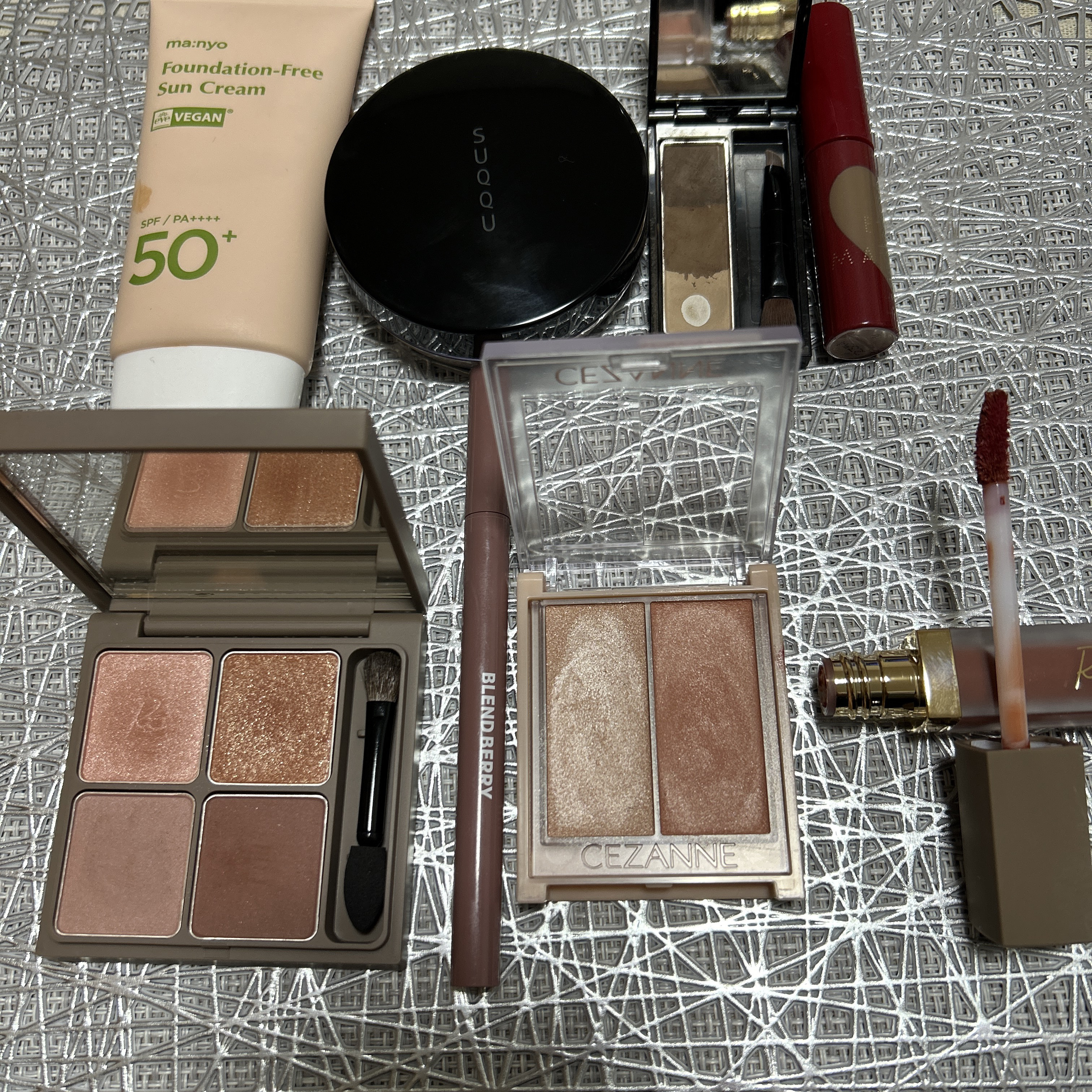 ケイト デザイニングアイブロウ3D/KATE/パウダーアイブロウを使ったクチコミ（2枚目）